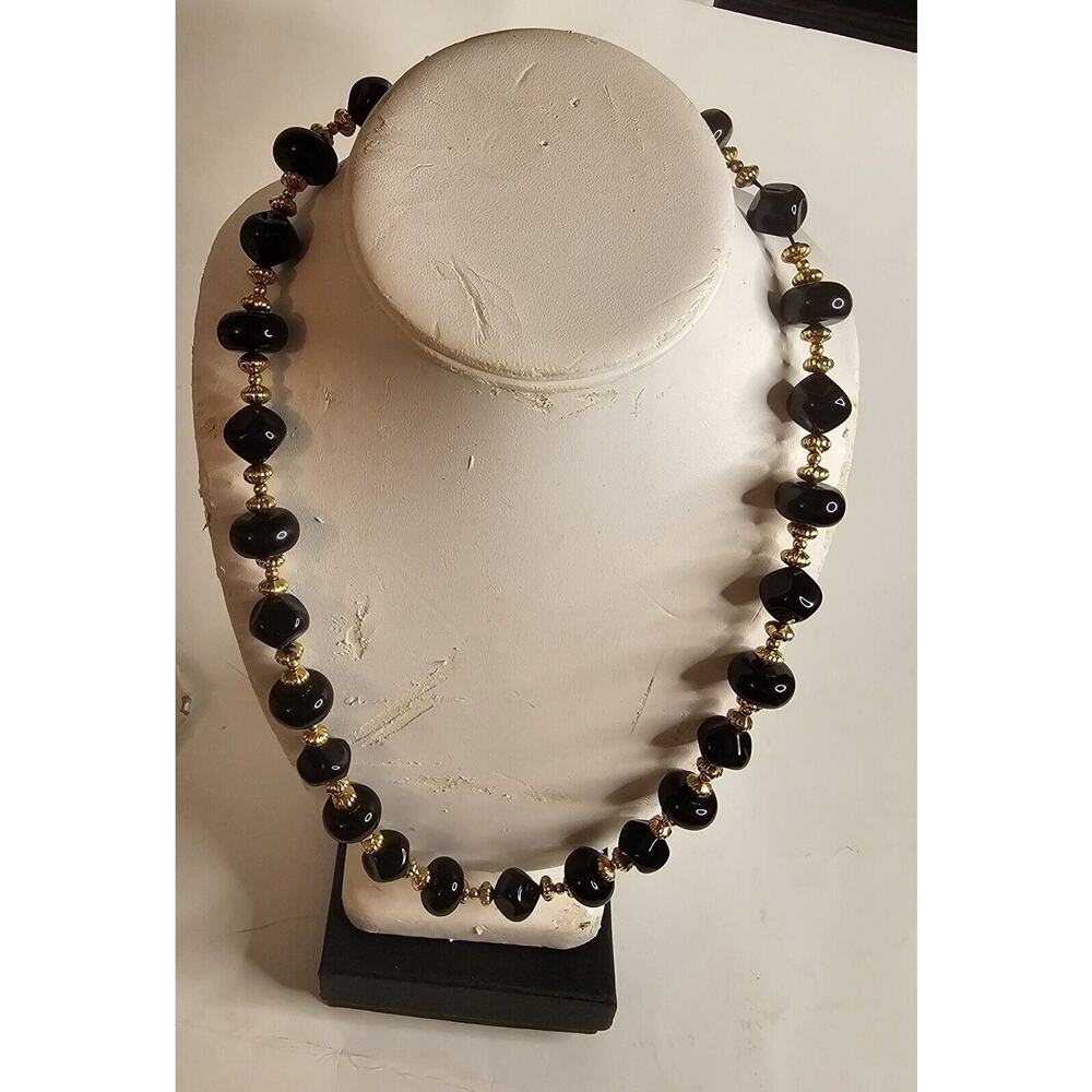 Trifari Vintage Necklace Black With Gold Tone Seed Beads